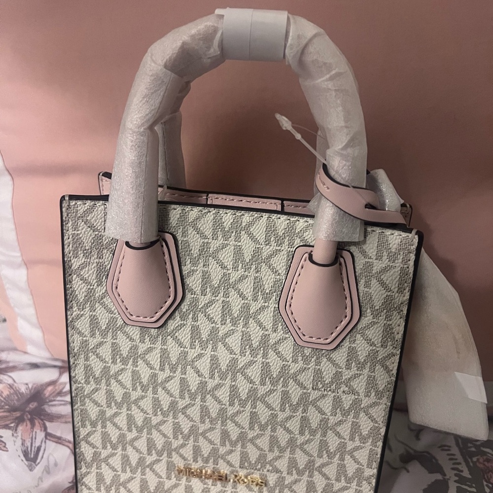 Michael Kors Signature Tote in Pink and Gray